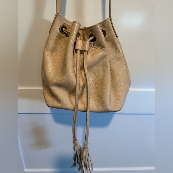 J. Crew Pink Leather Bucket Bag Tassel Enclosure crossbody - Picture 2 of 10